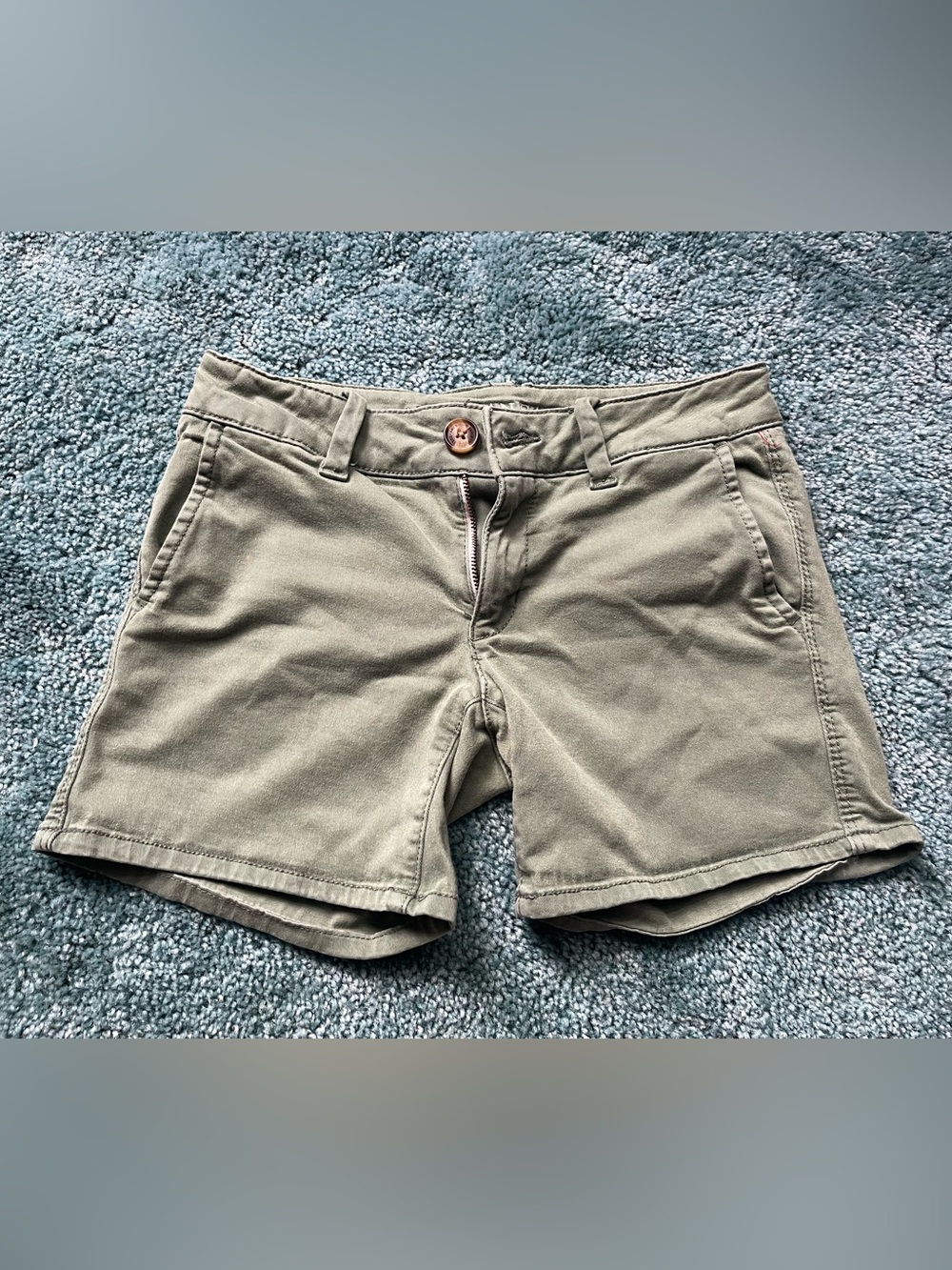 AE Midi Olive Green Shorts Size 0
